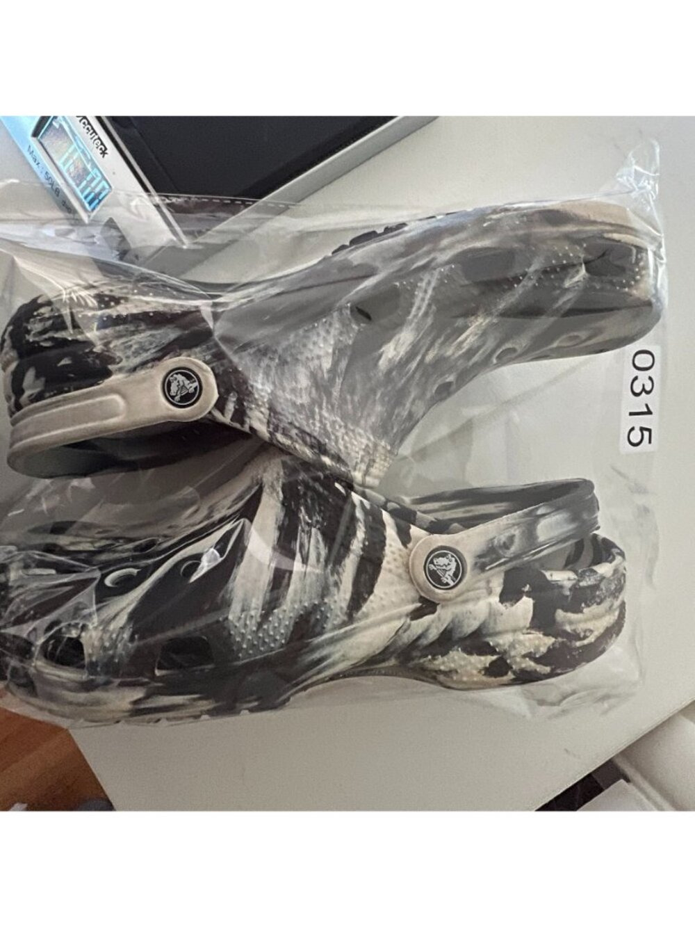 Crocs Classic Marbled Clogs Black White Swirl Slip On Shoes Mens 11 Womens 13 - Picture 15 of 16